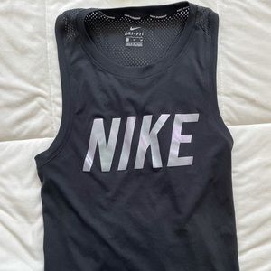 Women’s Nike workout top